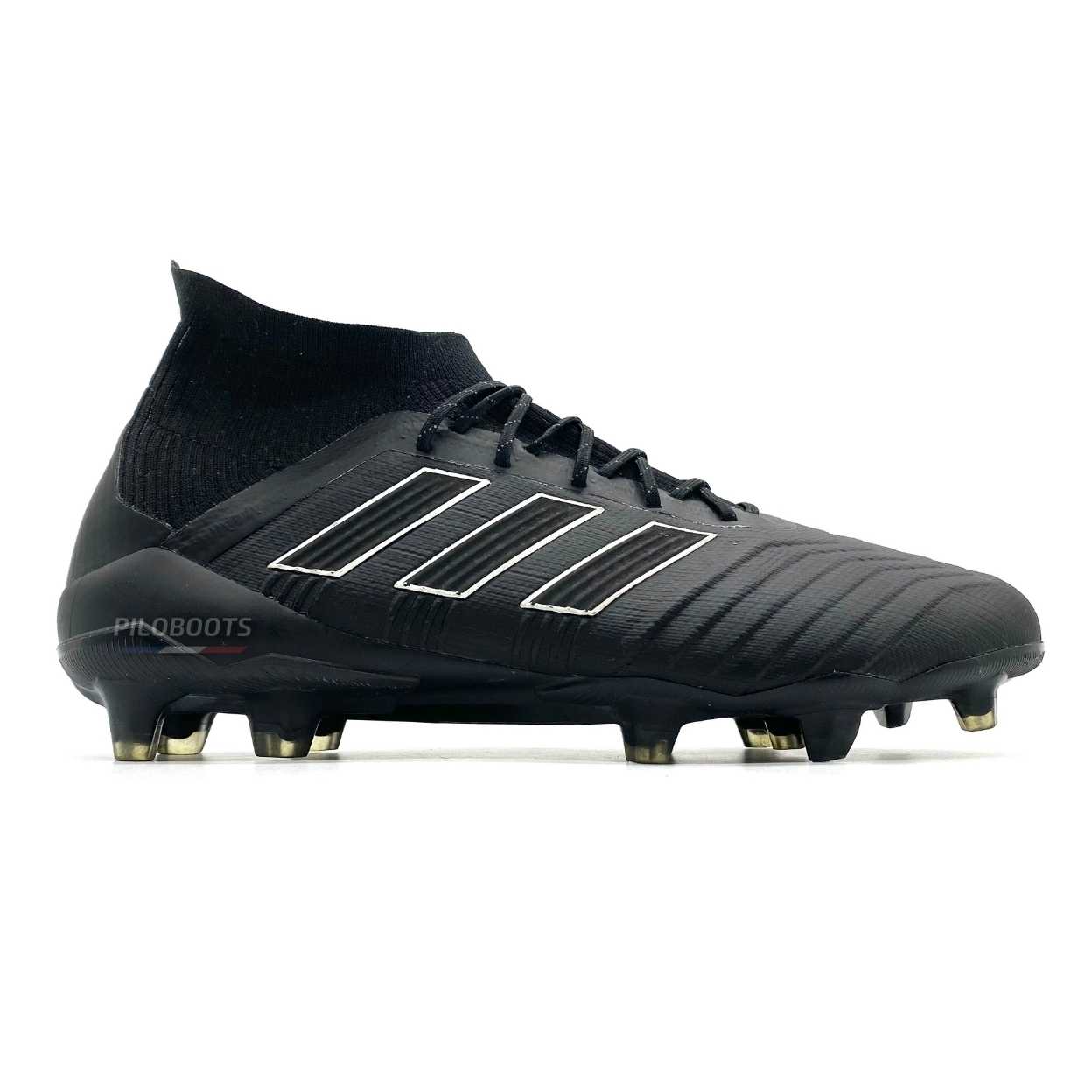 Chaussure de football rare Adidas Predator 18.1 de couleurs noire et blanche