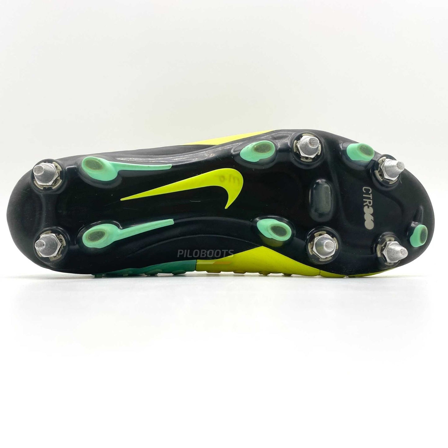 Nike-CTR360SG-PRO-Crampons-Chaussuresdefootball