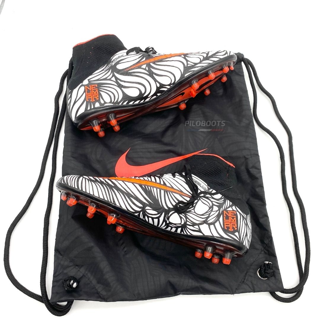 Nike-Hypervenol-Phantom-2-Footballboots-