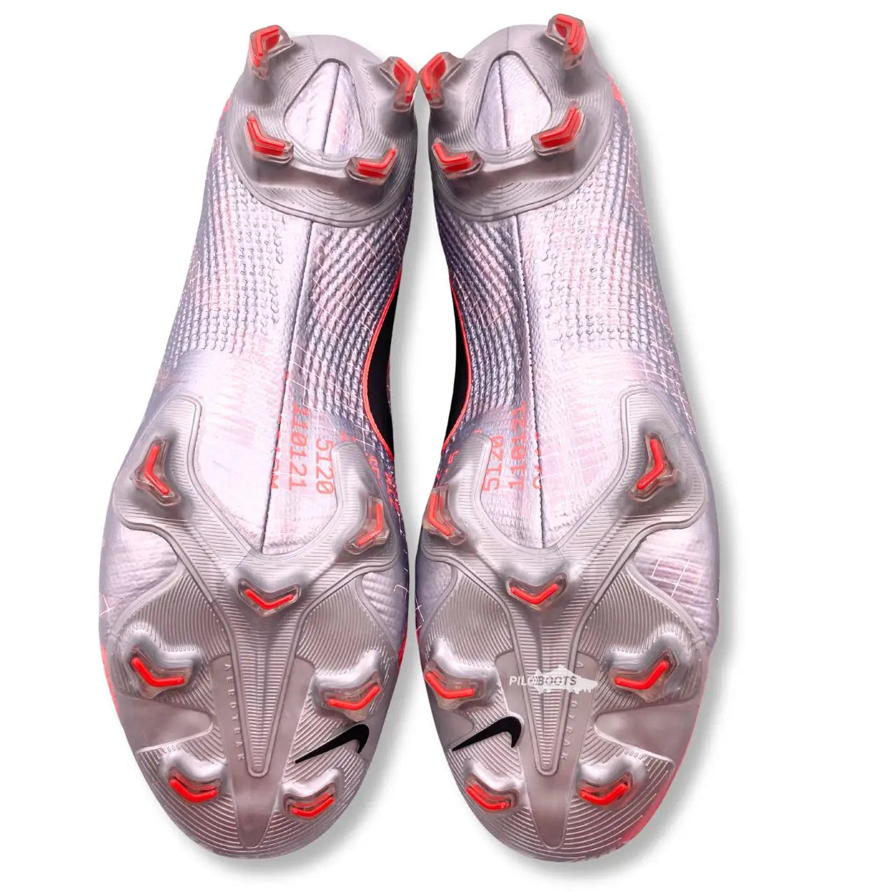 crampons nike mercurial vapor 13 fg neighborhood pack piloboots 