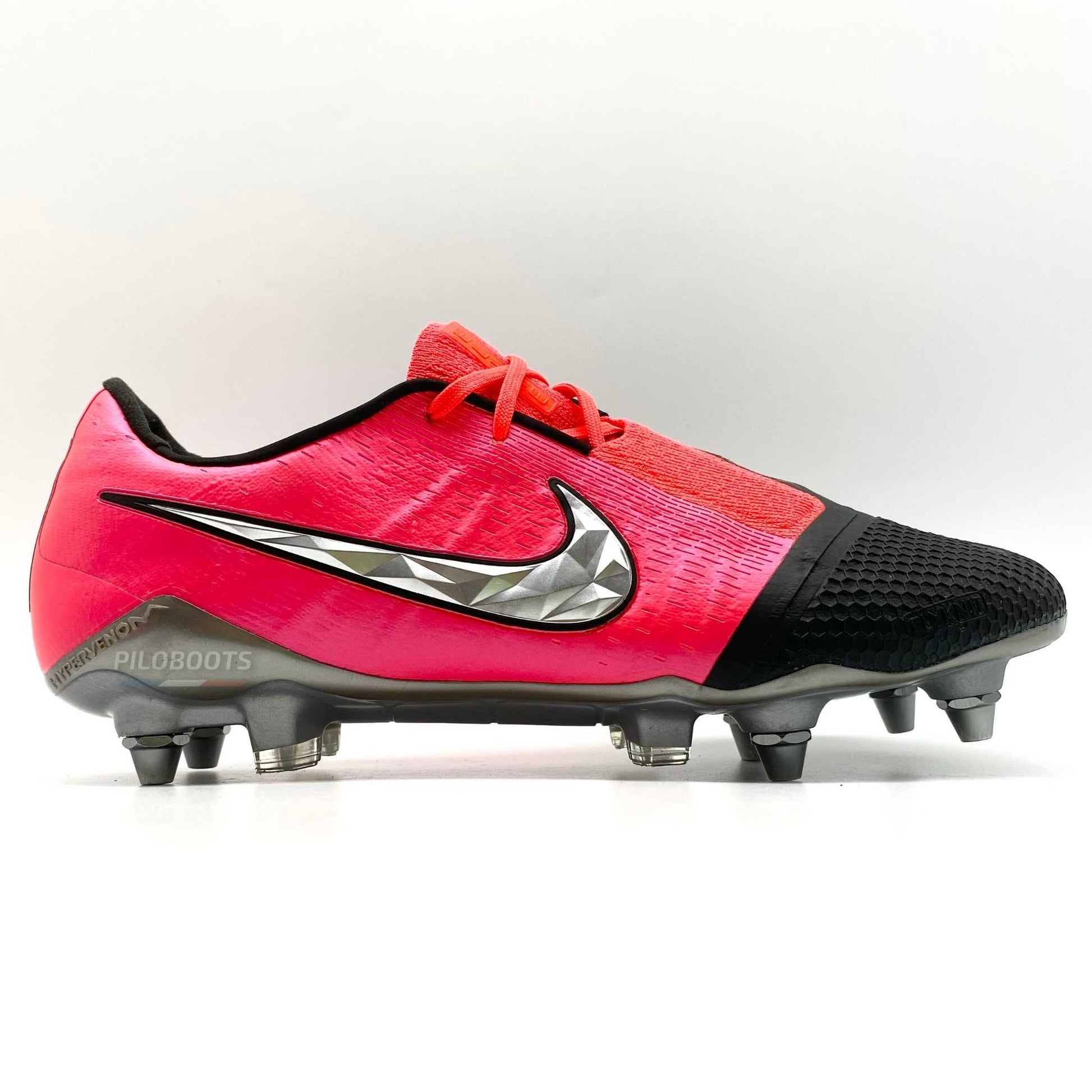 Nike-PhantomVenomSG-PRO-Chaussuresdefootball