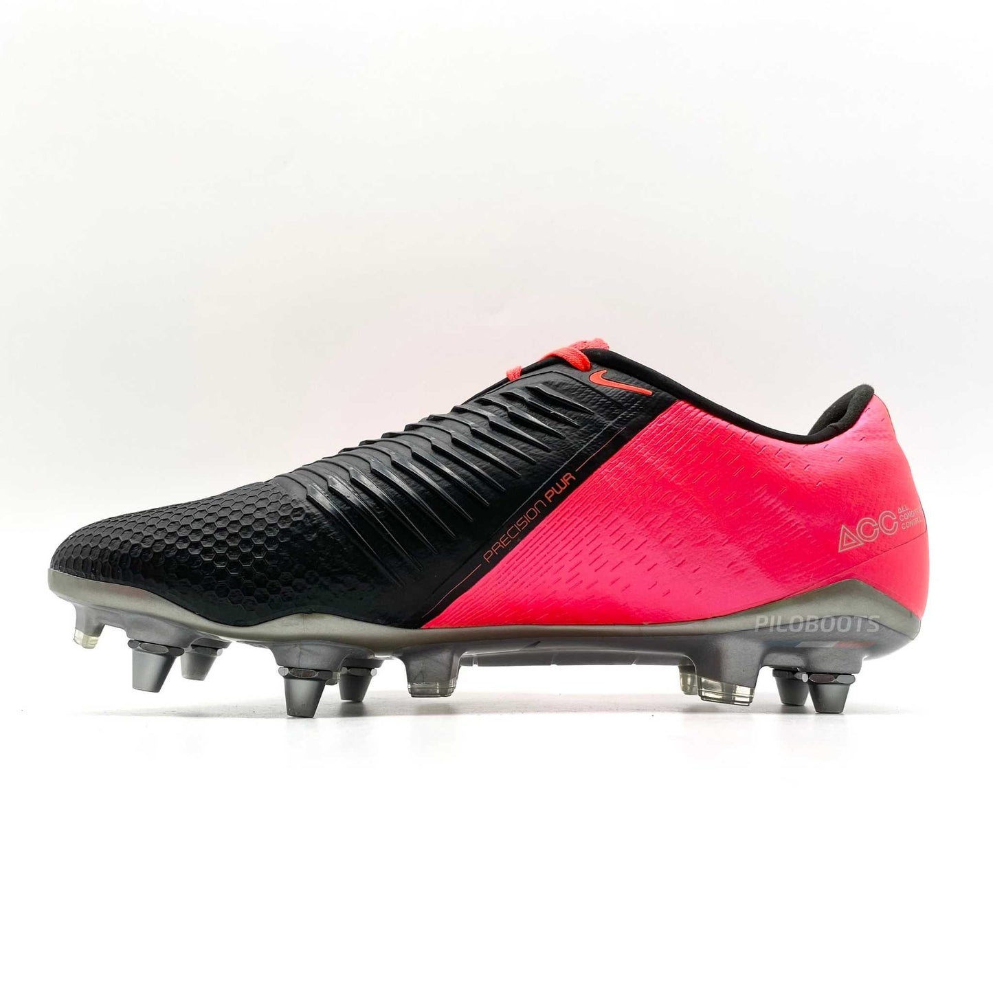 Nike-PhantomVenomSG-PRO-Chaussuresdefootball