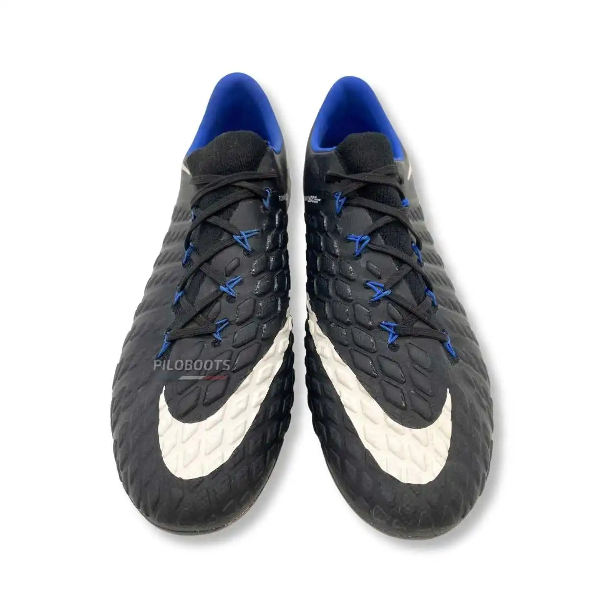 Nike Hypervenom Phantom 3 Pitch Dark Pack Piloboots – chaussures de foot avec crampons au design vintage, modèle rare et iconique.