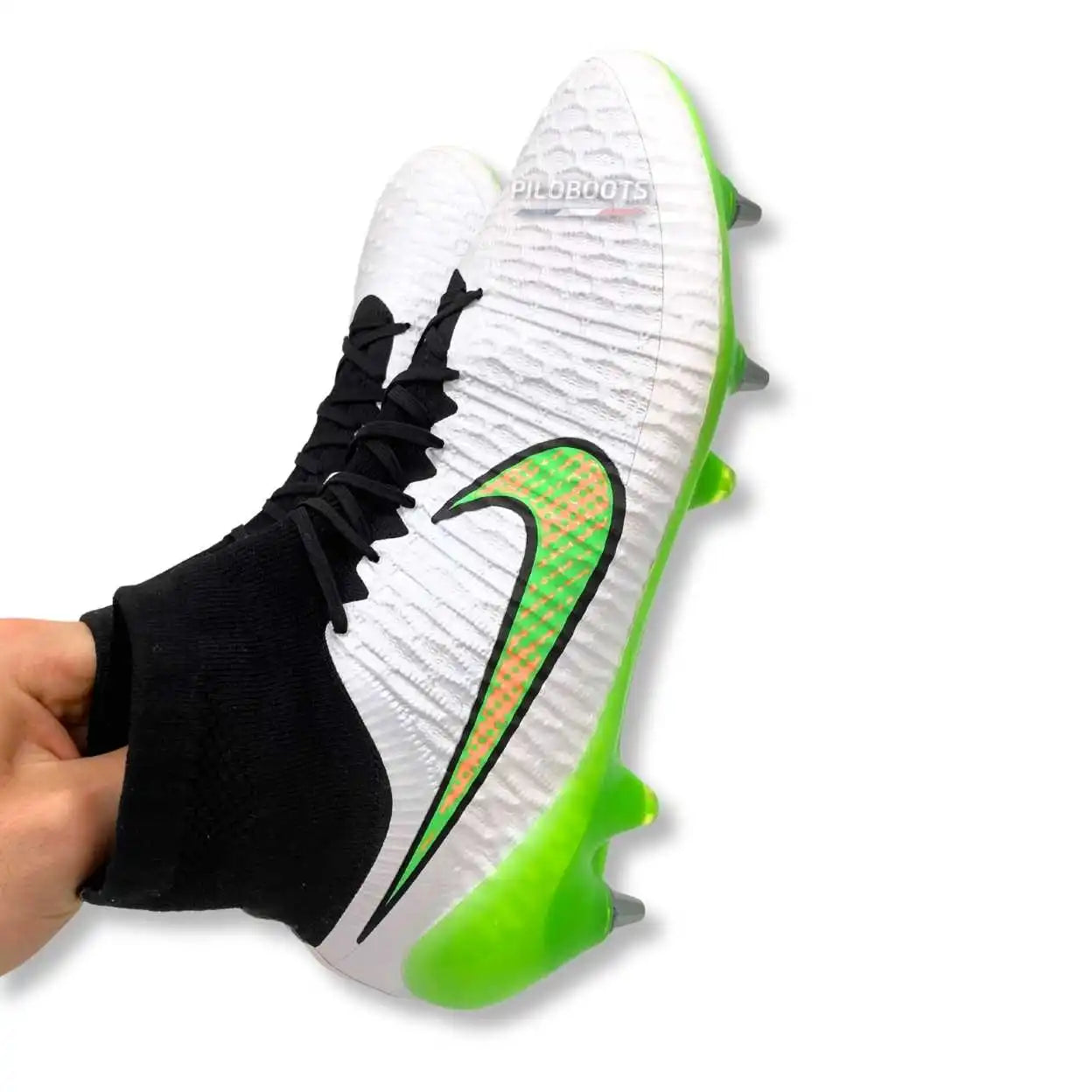 Chaussure de foot homme crampons vintage rares et iconiques nike magista obra 1 shine through pack piloboots 