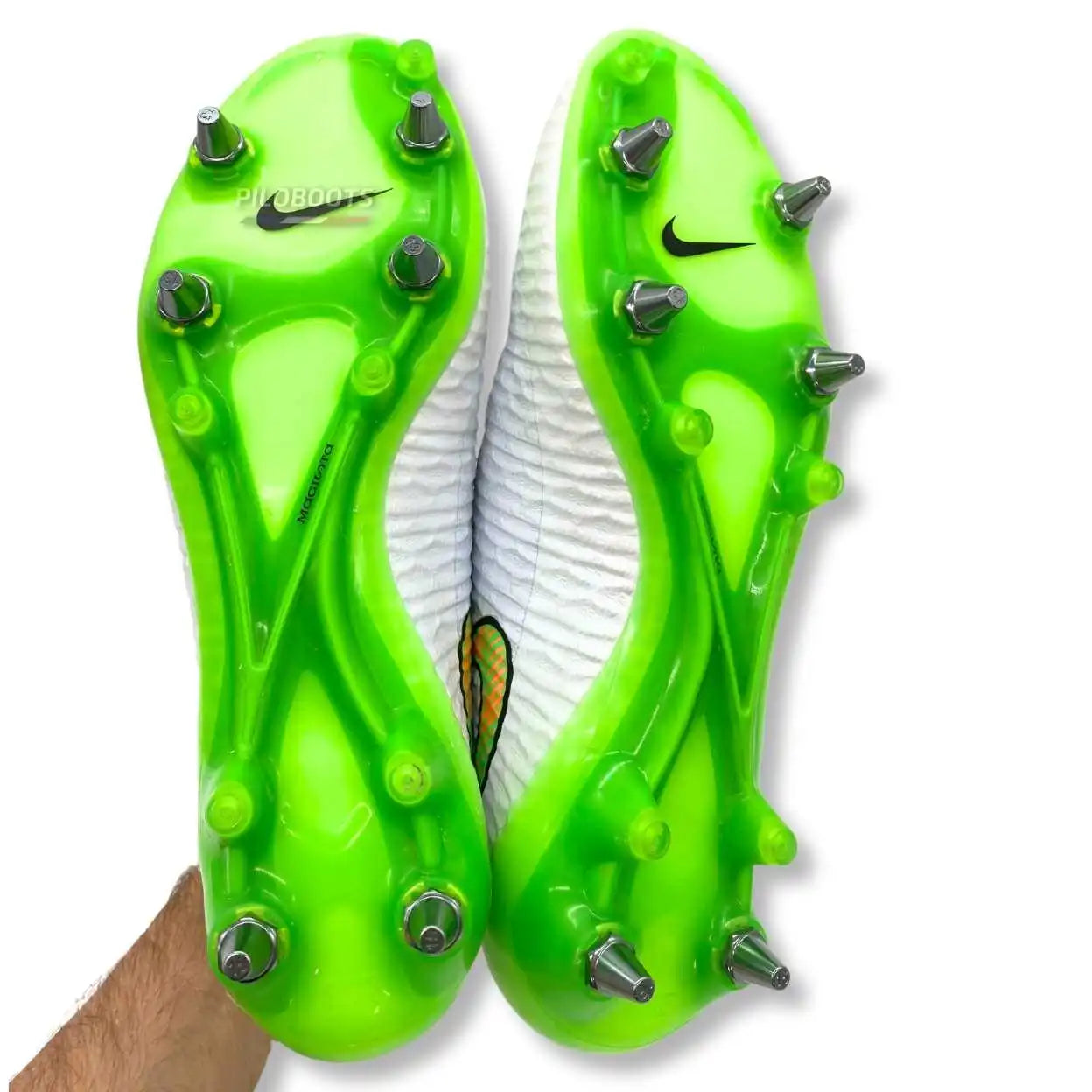 Chaussure de foot homme crampons vintage rares et iconiques nike magista obra 1 shine through pack piloboots 