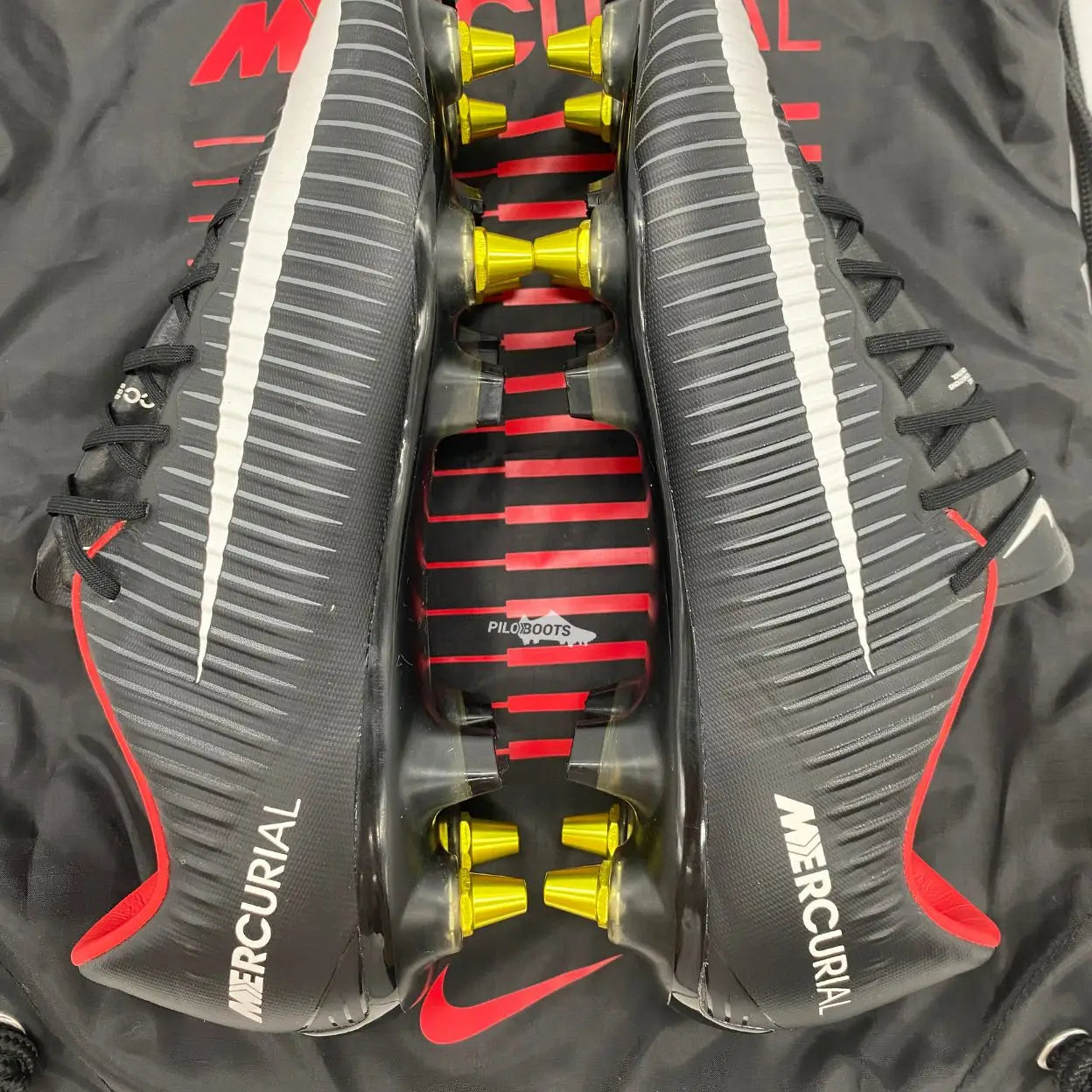 crampons football boots nike mercurial vapor 11 pitch dark pack
