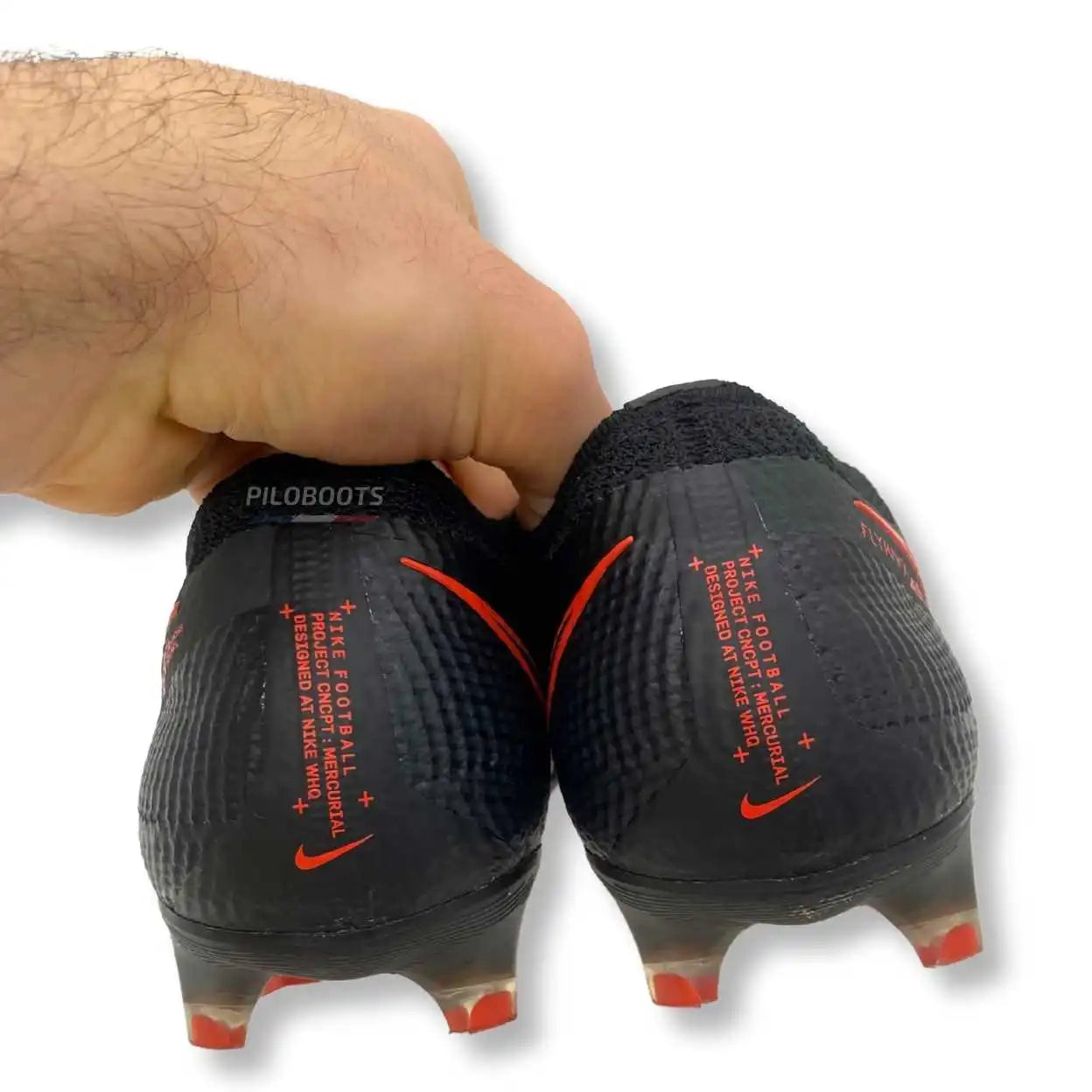 Chaussures de foot vintage Nike Mercurial Vapor 13 Piloboots, crampons iconiques et rares