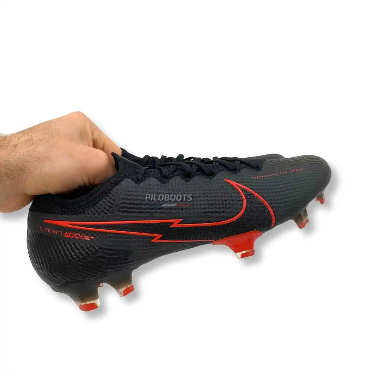 Chaussures de foot vintage Nike Mercurial Vapor 13 Piloboots, crampons iconiques et rares