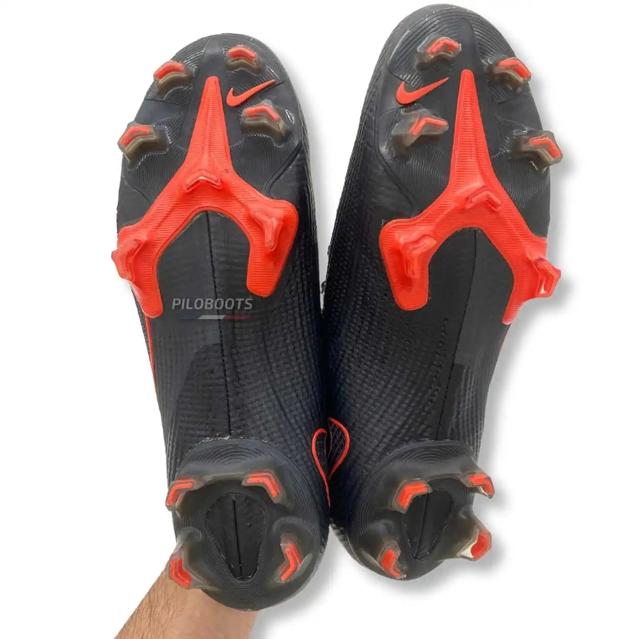 Chaussures de foot vintage Nike Mercurial Vapor 13 Piloboots, crampons iconiques et rares